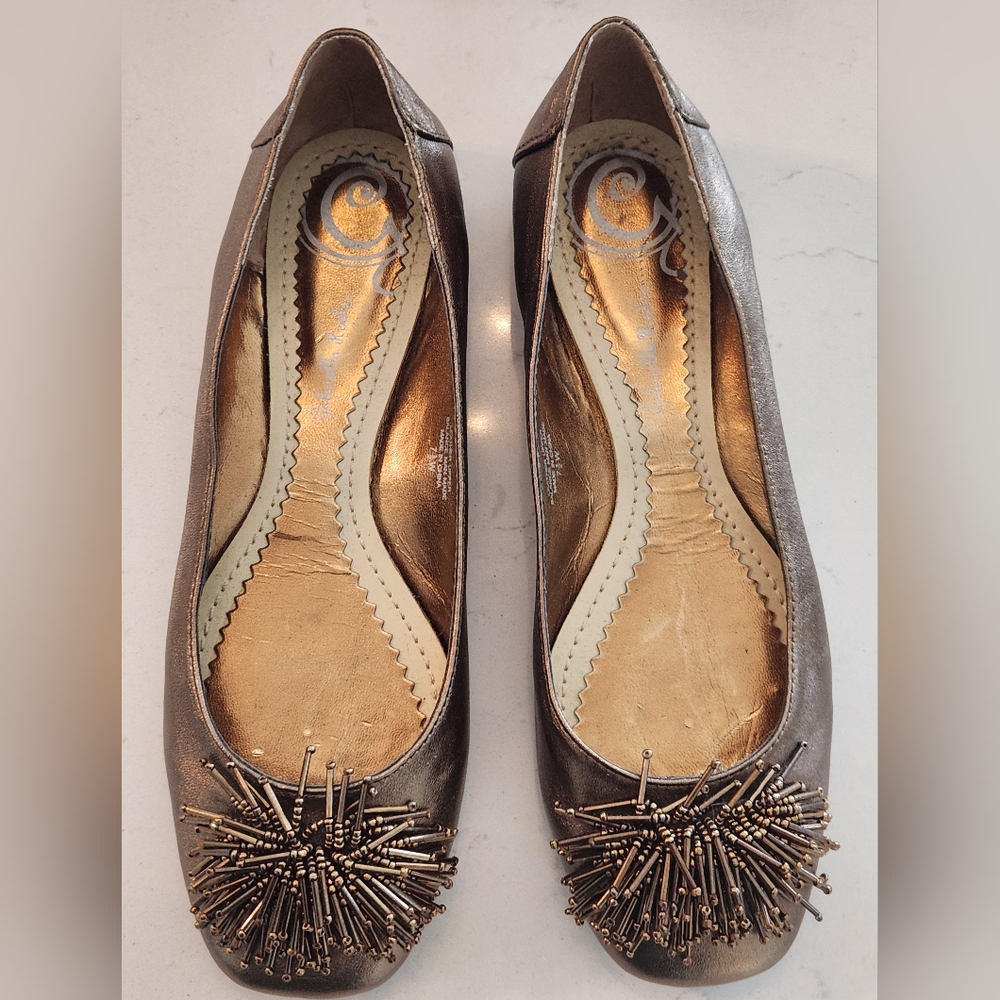 Gabriella Rocha Gold Flats 7.5W - Picture 4 of 10